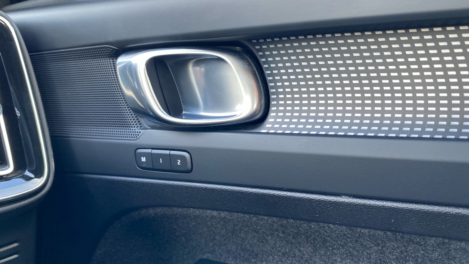 Used Volvo XC40 2023 for sale - 78150517: Photo 32