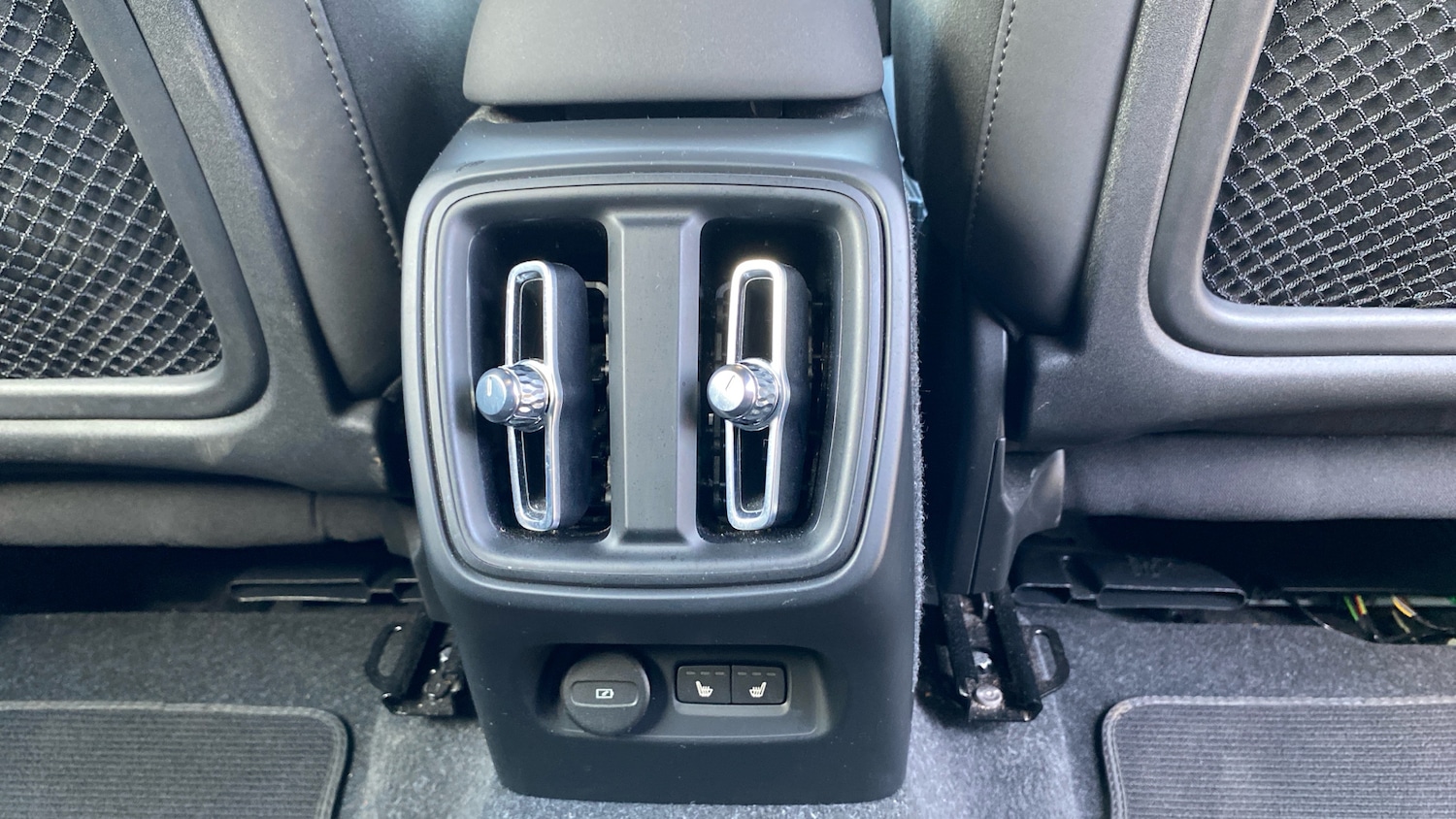 Used Volvo XC40 2023 for sale - 78150517: Photo 36