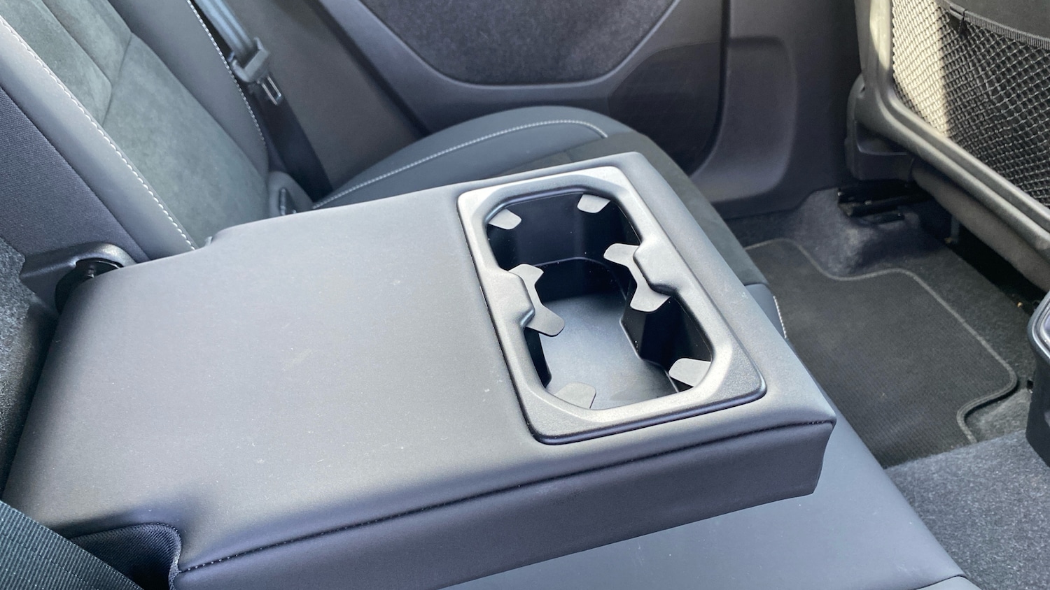 Used Volvo XC40 2023 for sale - 78150517: Photo 37