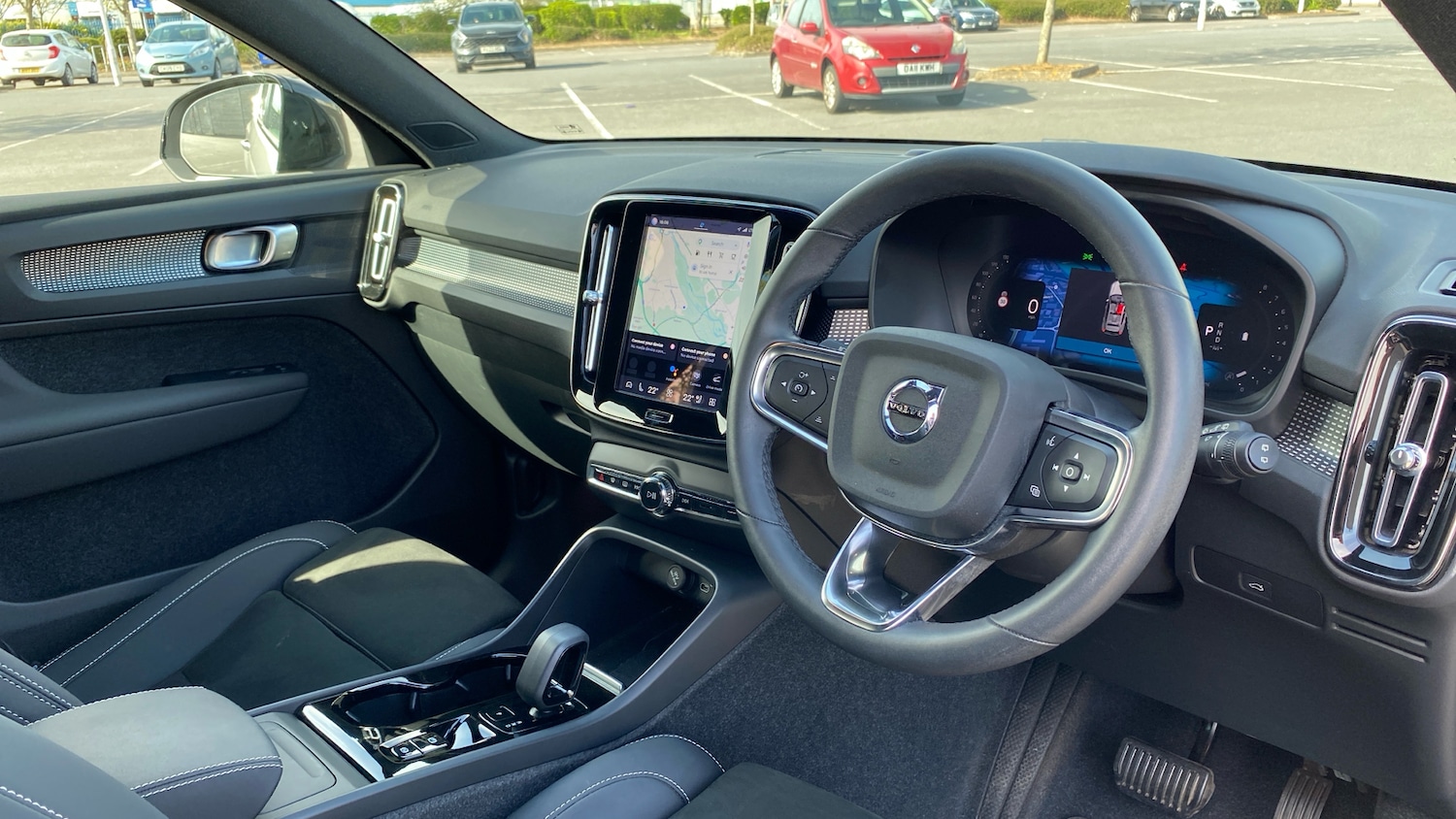 Used Volvo XC40 2023 for sale - 78150517: Photo 4