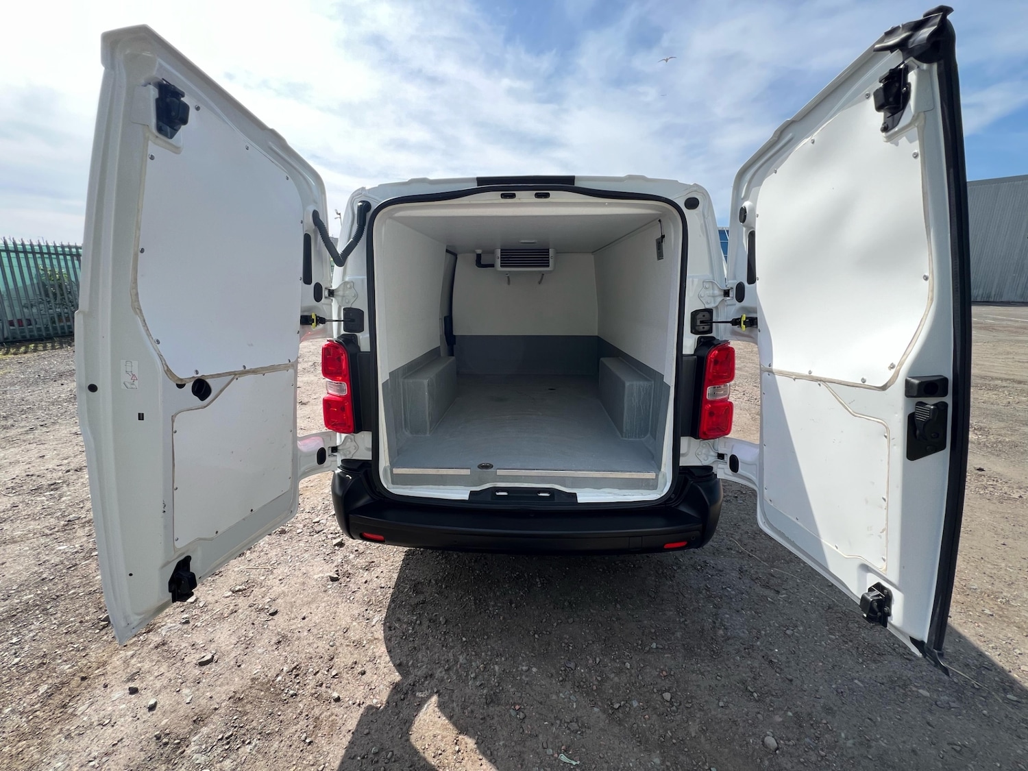 Used Peugeot Expert 2022 for sale - 76877335: Photo 13