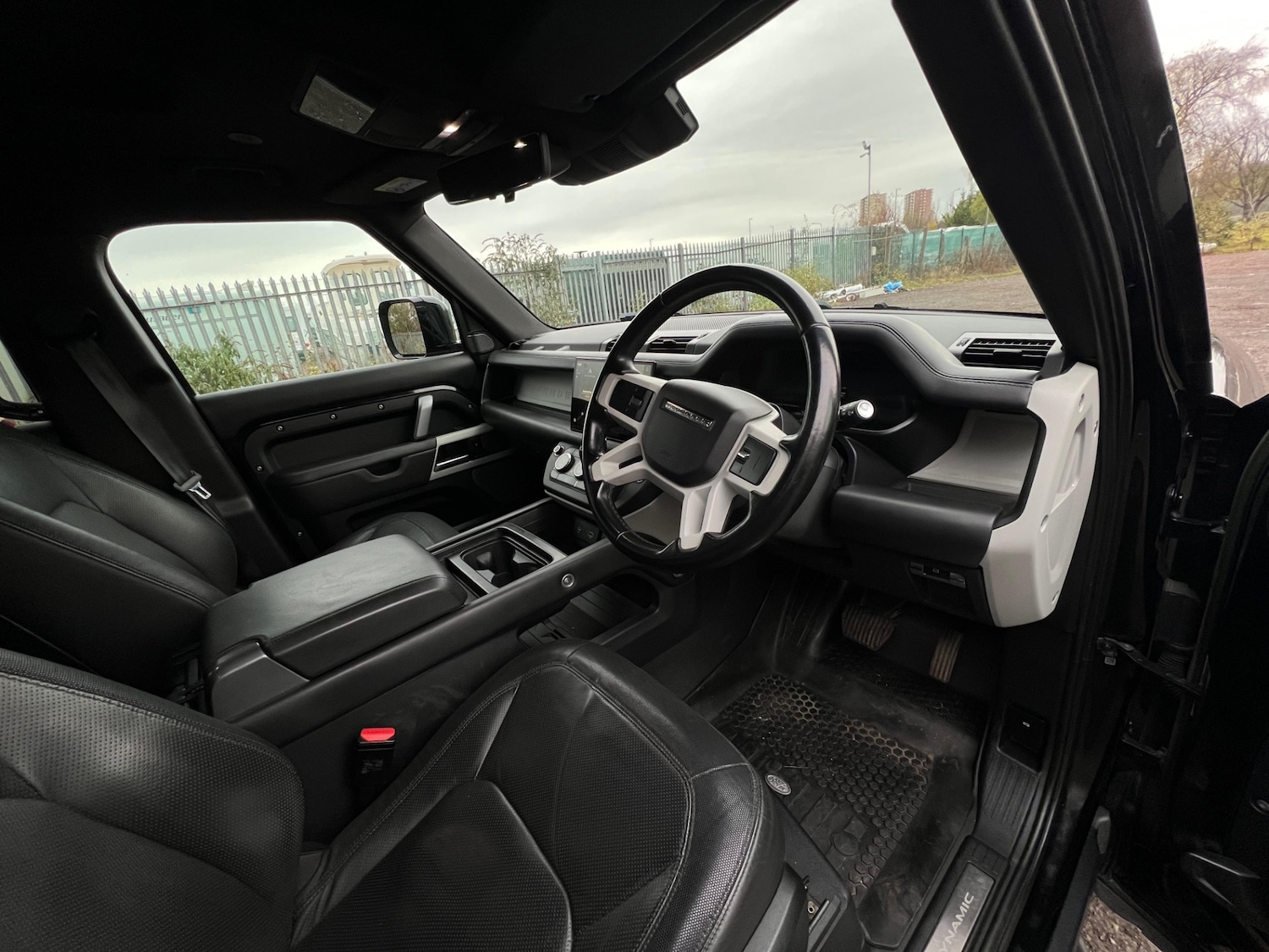 Used Land Rover Defender 2022 for sale - 76565029: Photo 11