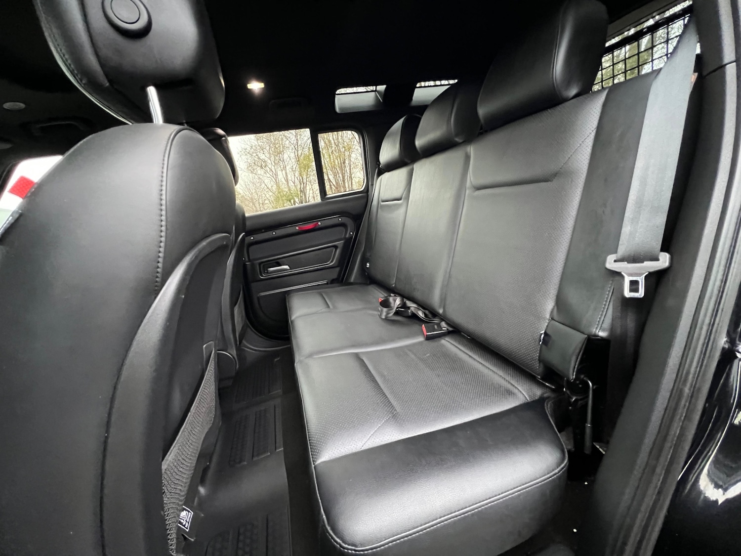 Used Land Rover Defender 2022 for sale - 76565029: Photo 17