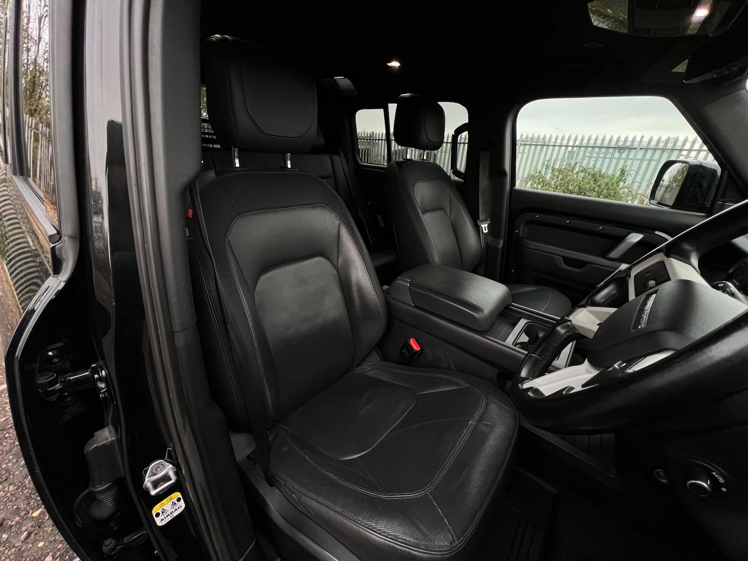 Used Land Rover Defender 2022 for sale - 76565029: Photo 9