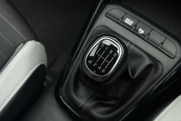 Used Kia Stonic 2022 for sale - 76079095: Photo 33