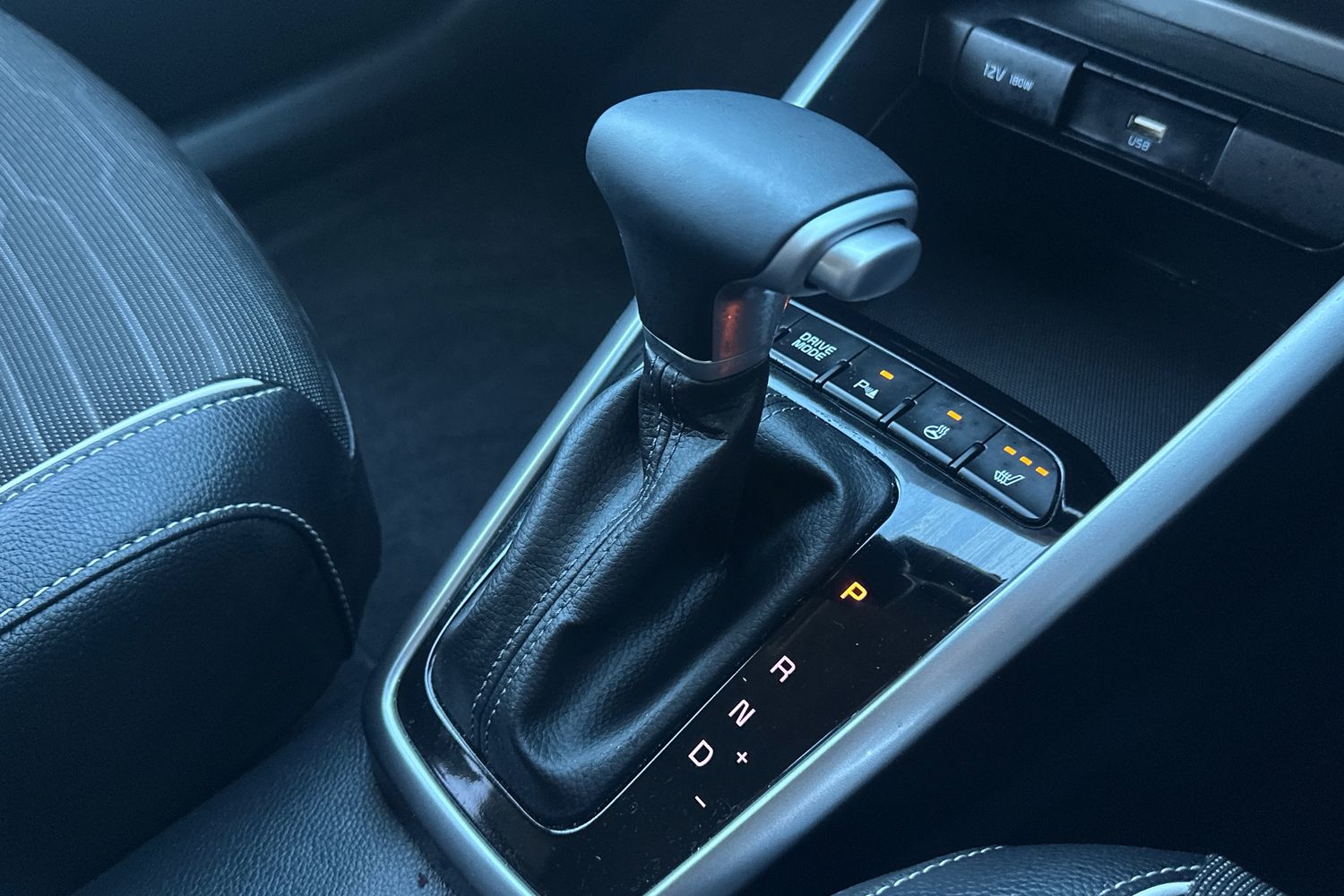 Used Kia Stonic 2025 for sale - 76871325: Photo 29