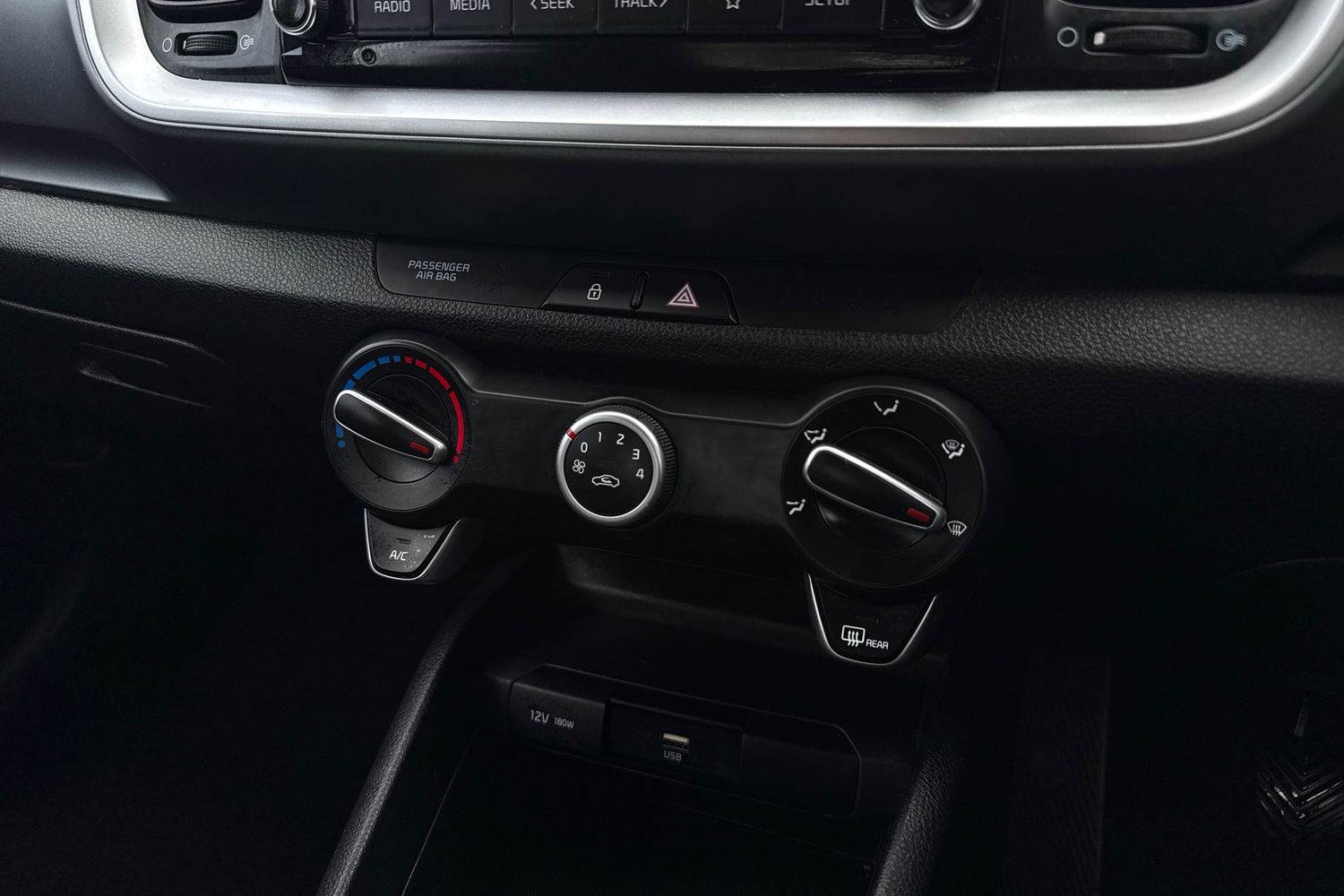 Used Kia Stonic 2023 for sale - 77389051: Photo 15