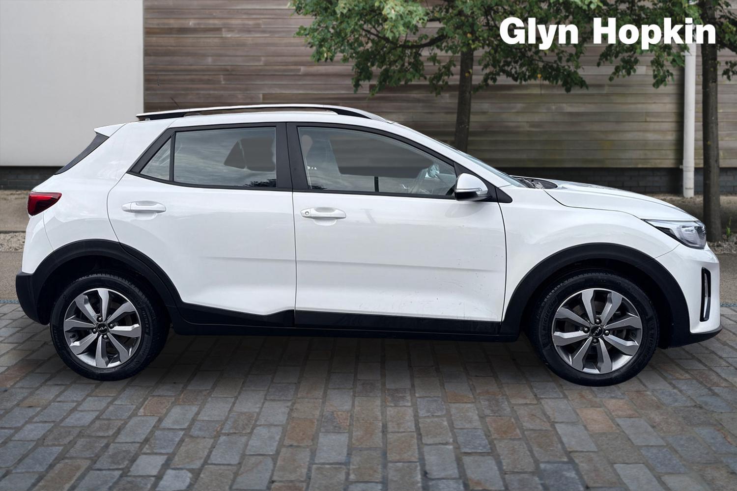 Used Kia Stonic 2023 for sale - 77389051: Photo 2