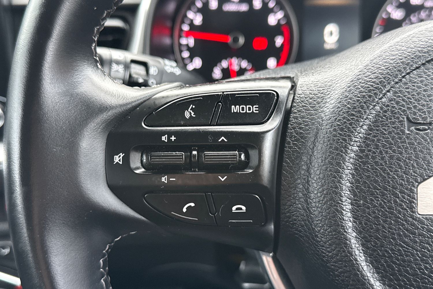 Used Kia Stonic 2023 for sale - 77389051: Photo 21