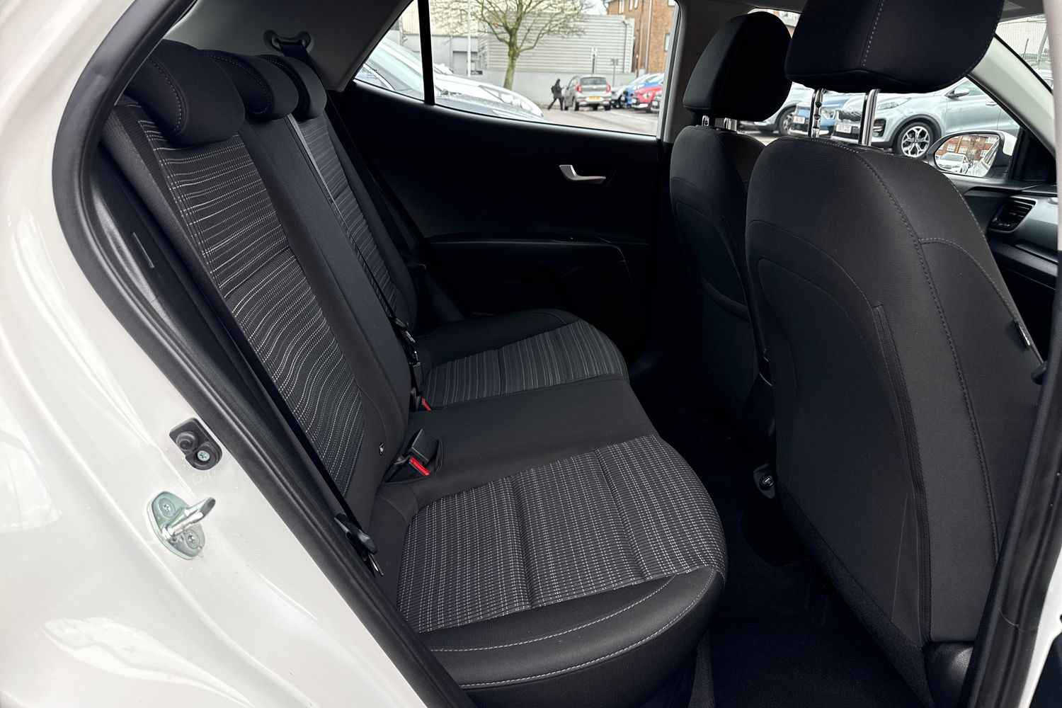 Used Kia Stonic 2023 for sale - 77389051: Photo 31