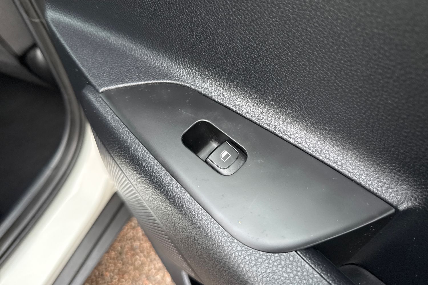 Used Kia Stonic 2023 for sale - 77389051: Photo 32