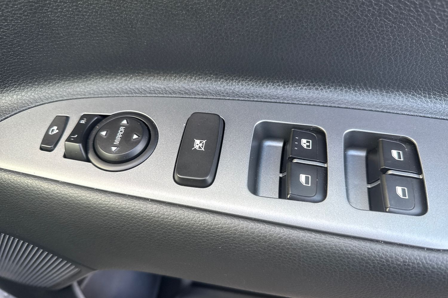 Used Kia Stonic 2025 for sale - 76999428: Photo 16