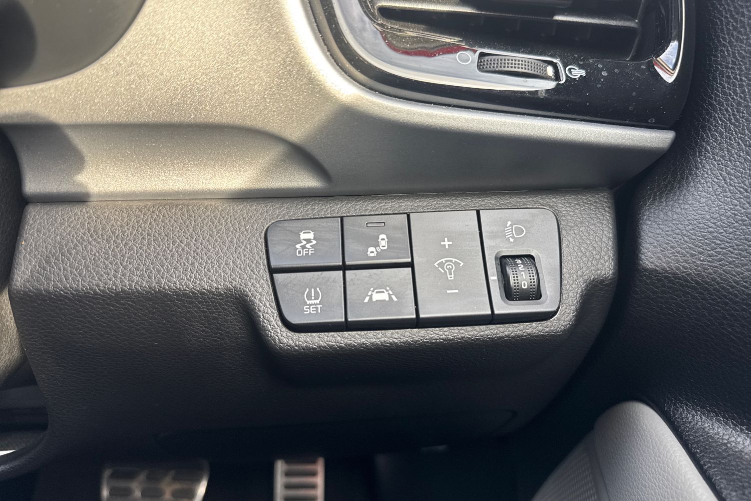 Used Kia Stonic 2020 for sale - 76003611: Photo 28