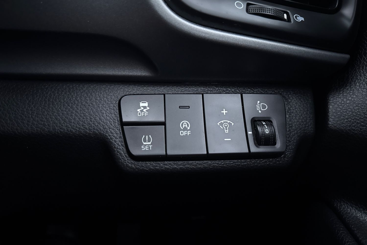 Used Kia Stonic 2023 for sale - 77122566: Photo 27