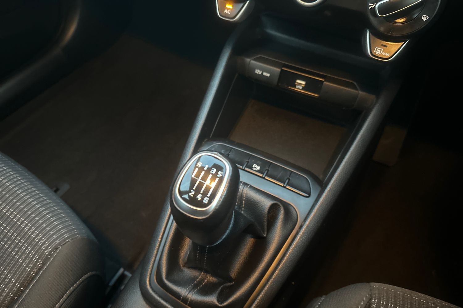 Used Kia Stonic 2021 for sale - 76874174: Photo 14