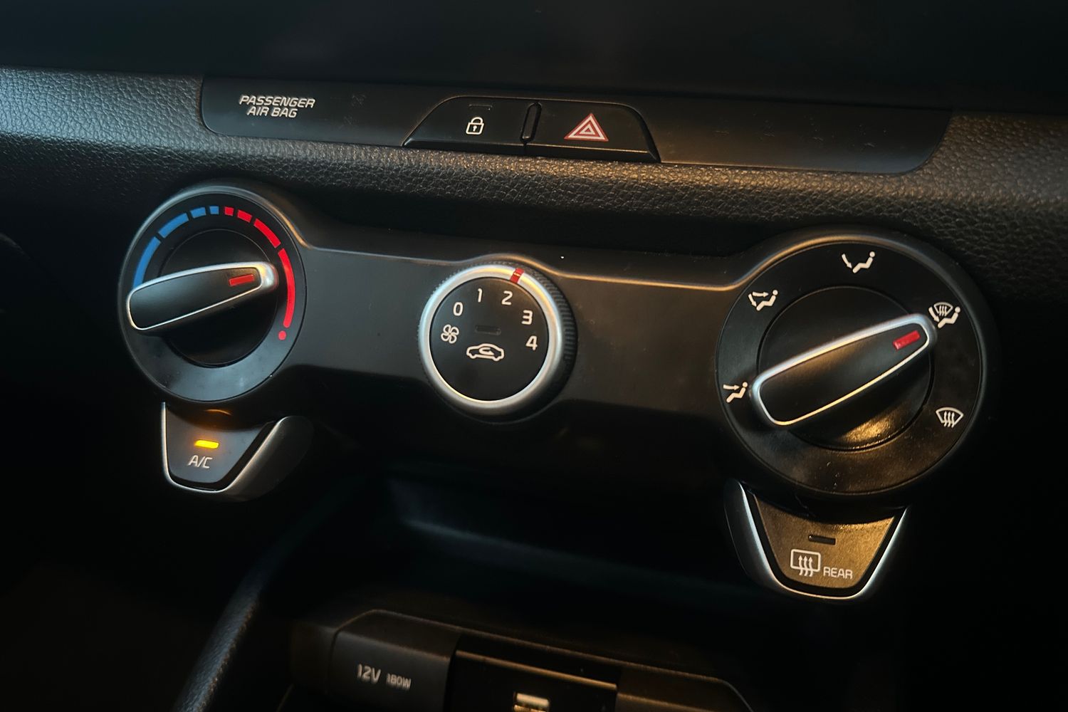 Used Kia Stonic 2021 for sale - 76874174: Photo 15