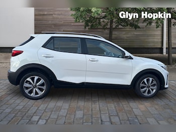 Used Kia Stonic 2021 for sale - 76874174: Photo