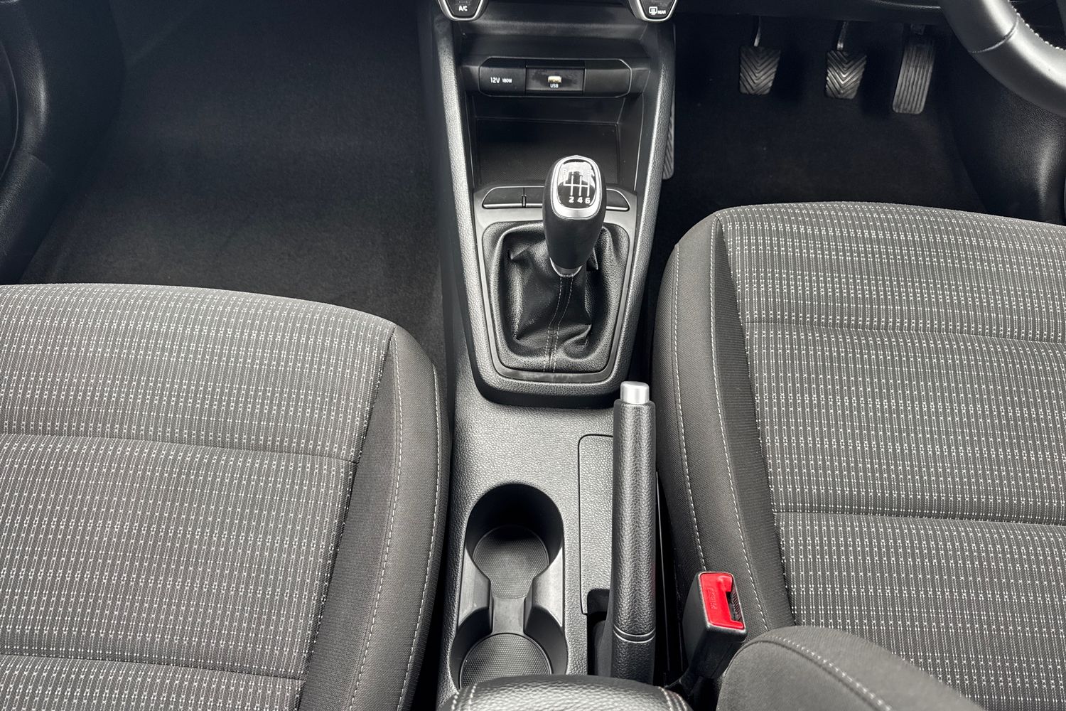 Used Kia Stonic 2024 for sale - 76773141: Photo 14