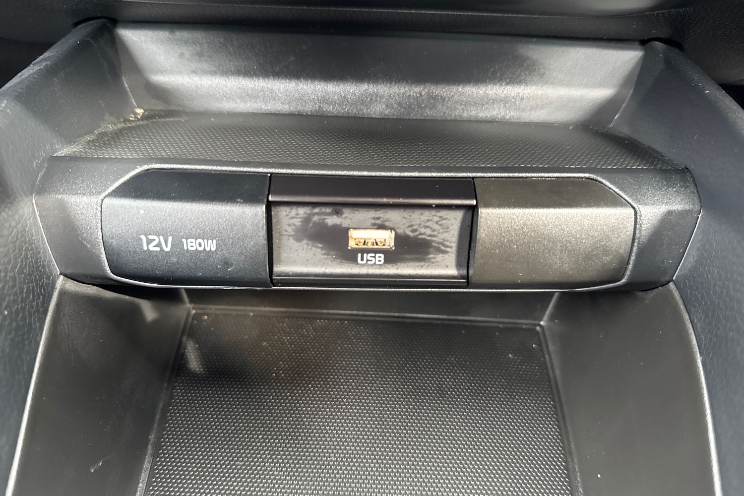 Used Kia Stonic 2024 for sale - 76773141: Photo 28