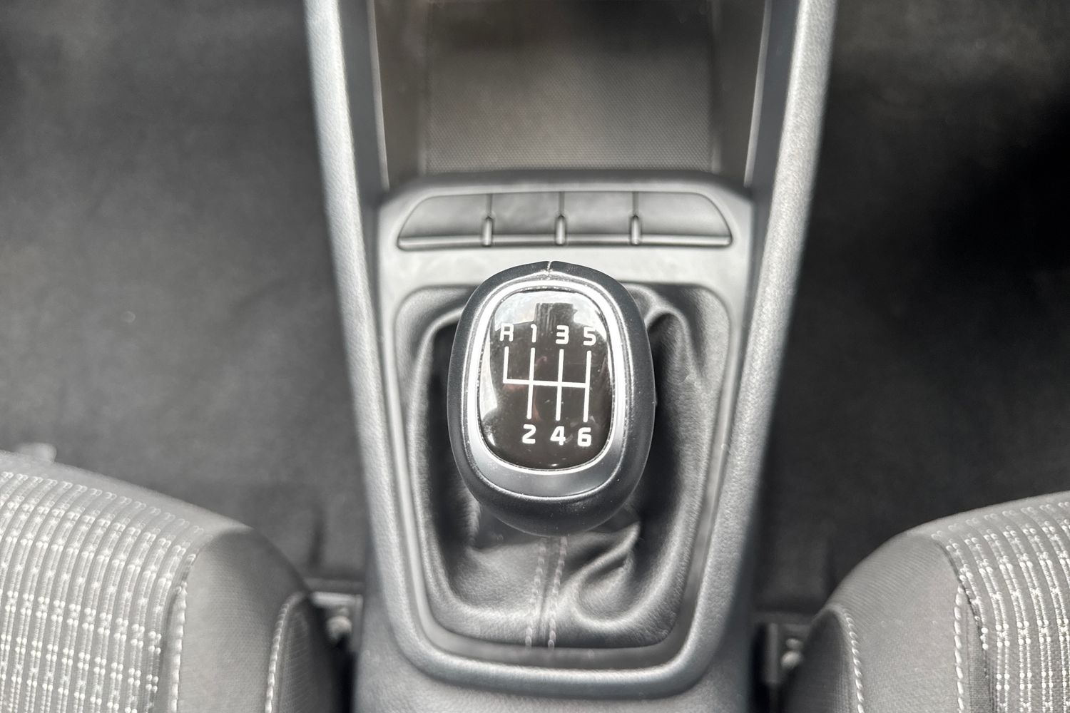 Used Kia Stonic 2024 for sale - 76773141: Photo 29