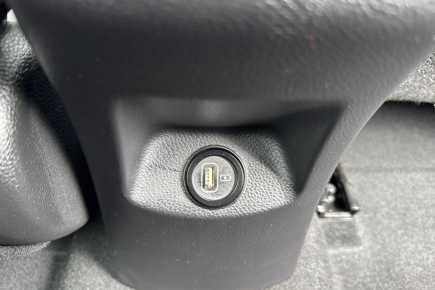 Used Kia Stonic 2024 for sale - 76773141: Photo 32