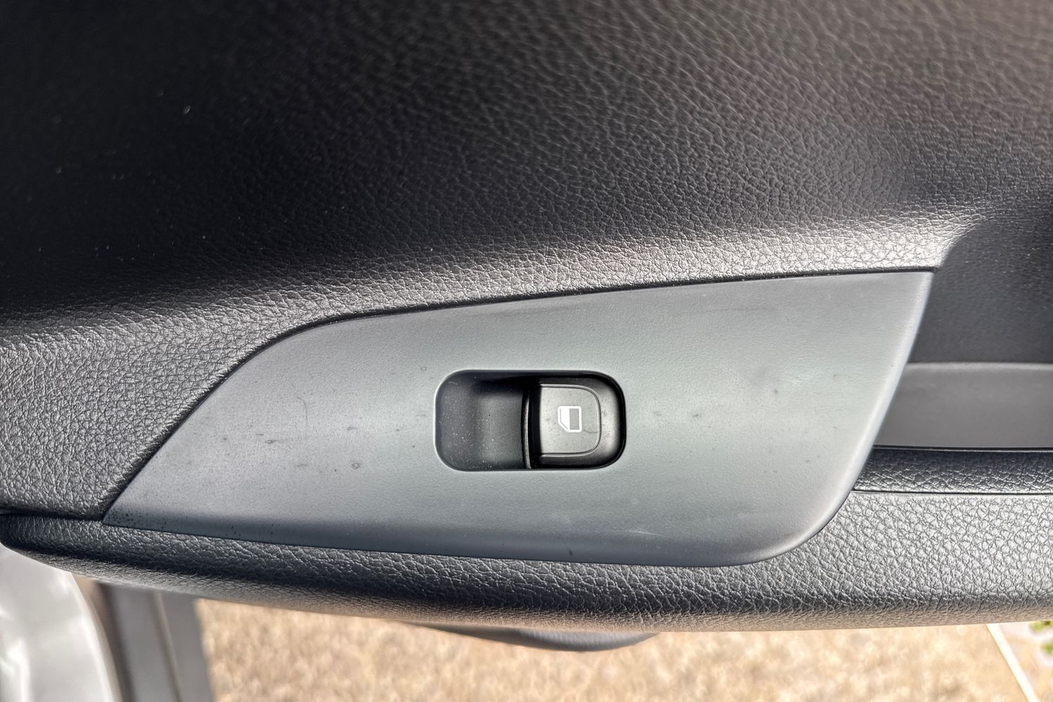 Used Kia Stonic 2024 for sale - 76773141: Photo 33