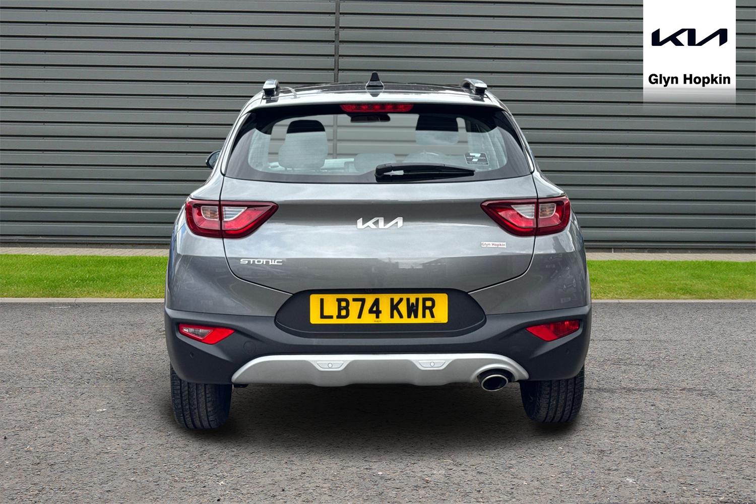 Used Kia Stonic 2024 for sale - 76773141: Photo 4