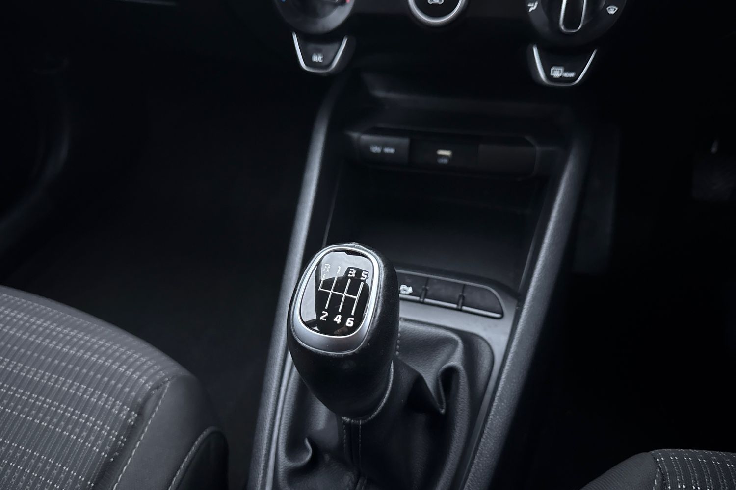 Used Kia Stonic 2023 for sale - 77071113: Photo 14