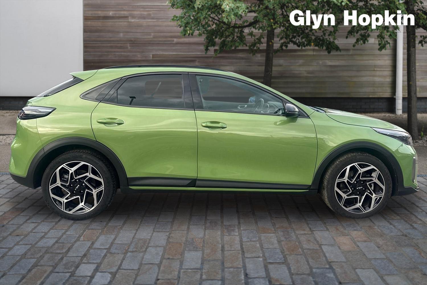 Used Kia XCeed 2023 for sale - 76869501: Photo 2