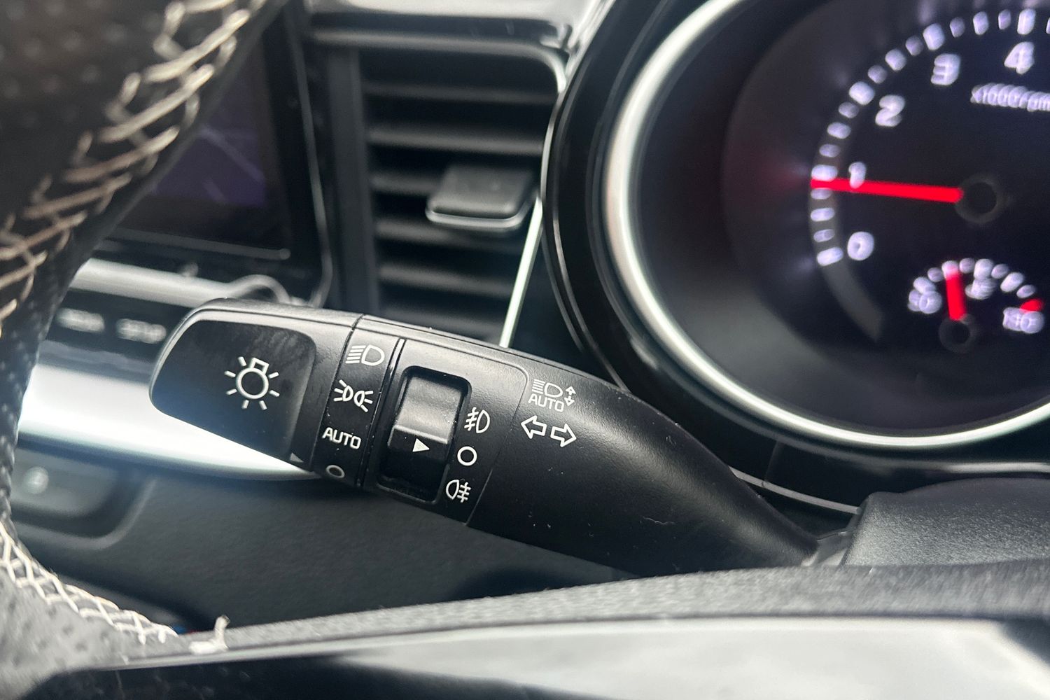 Used Kia XCeed 2023 for sale - 76869501: Photo 36