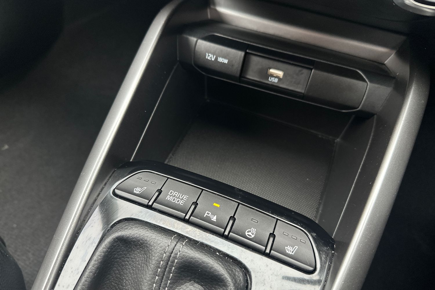 Used Kia Stonic 2024 for sale - 76870196: Photo 14