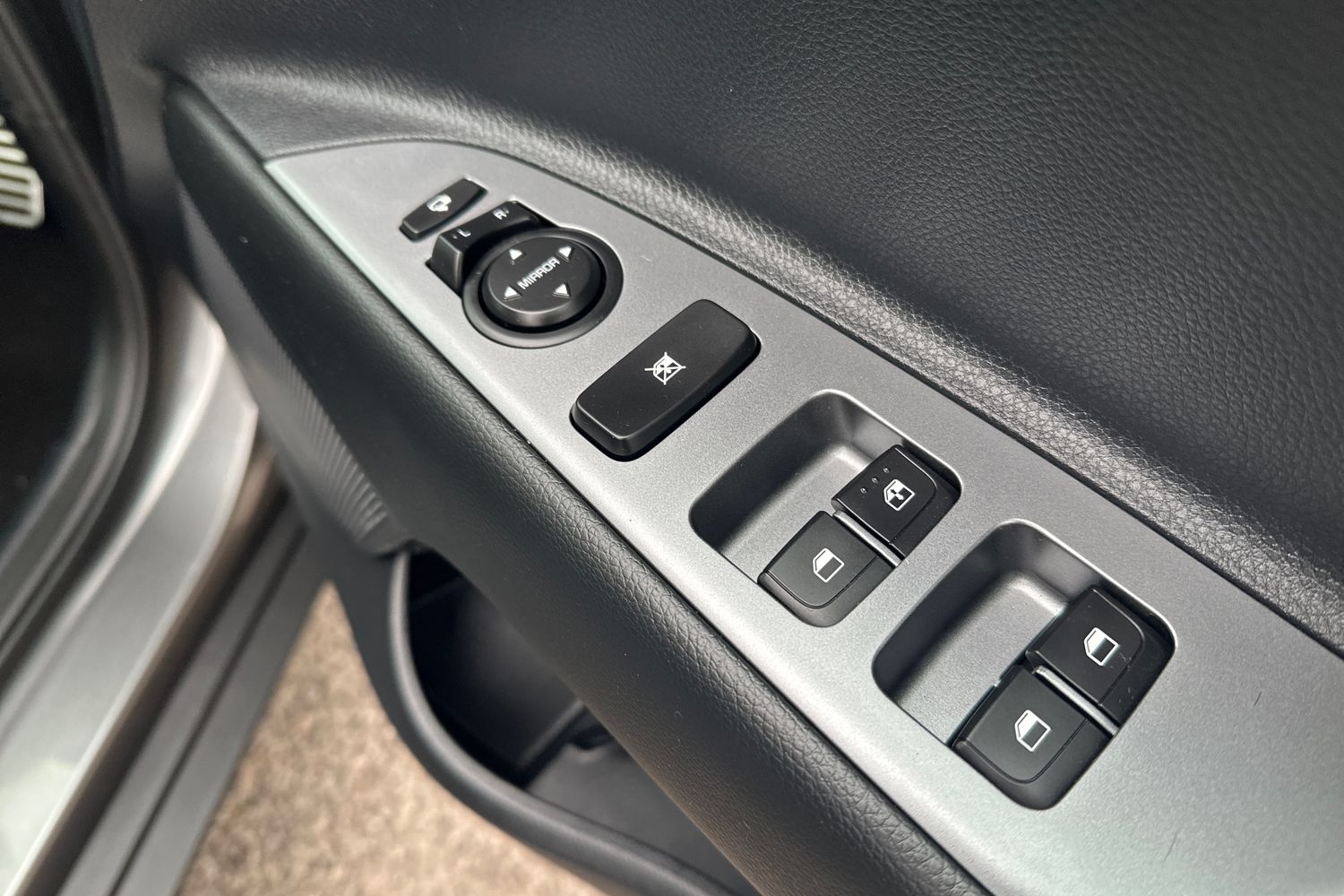 Used Kia Stonic 2024 for sale - 76870196: Photo 16