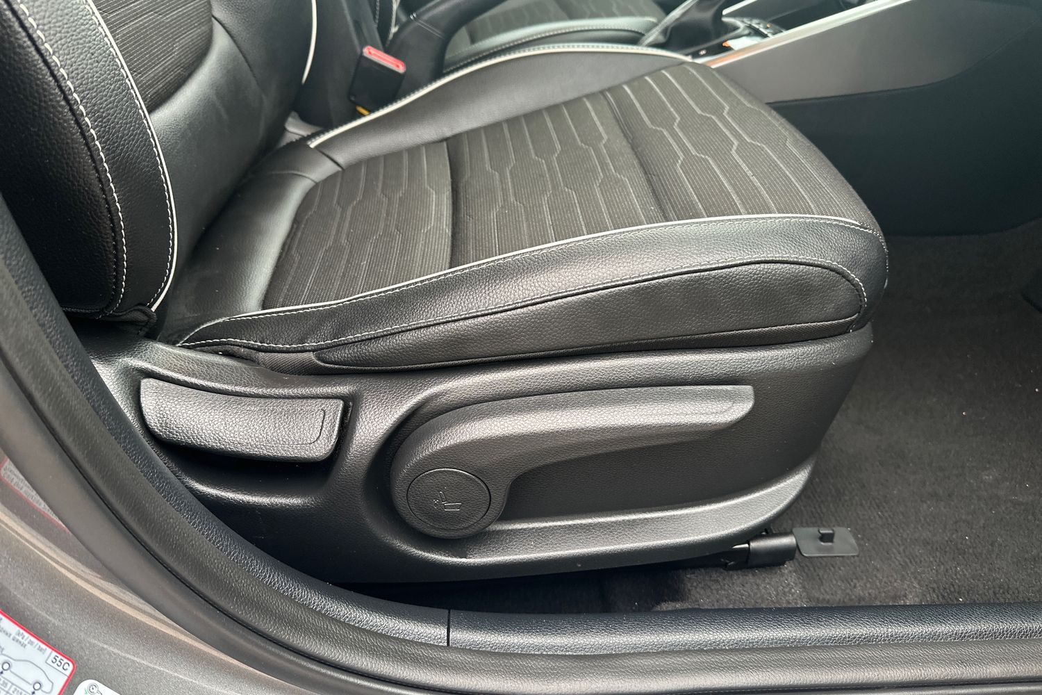 Used Kia Stonic 2024 for sale - 76870196: Photo 34