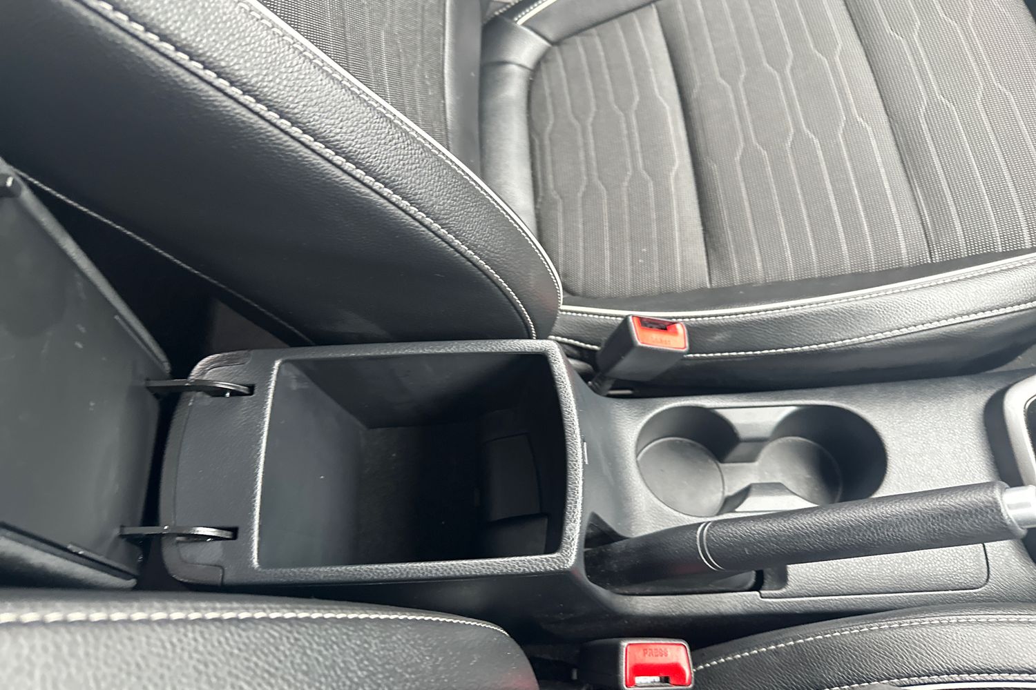 Used Kia Stonic 2024 for sale - 76870196: Photo 38