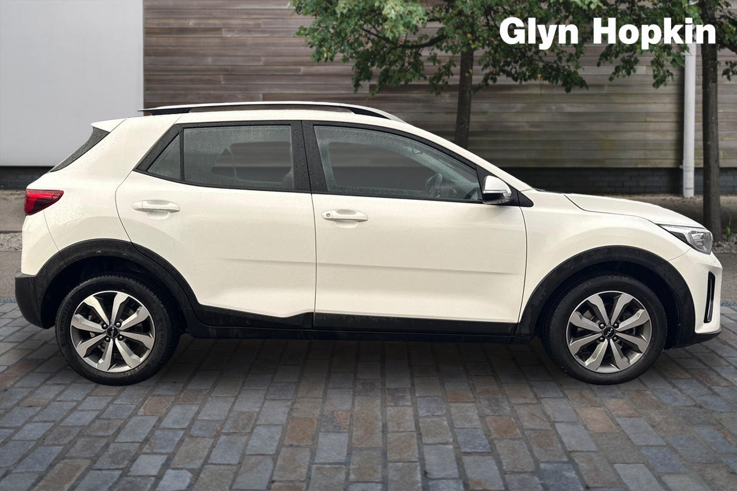 Used Kia Stonic 2022 for sale - 77111461: Photo 2