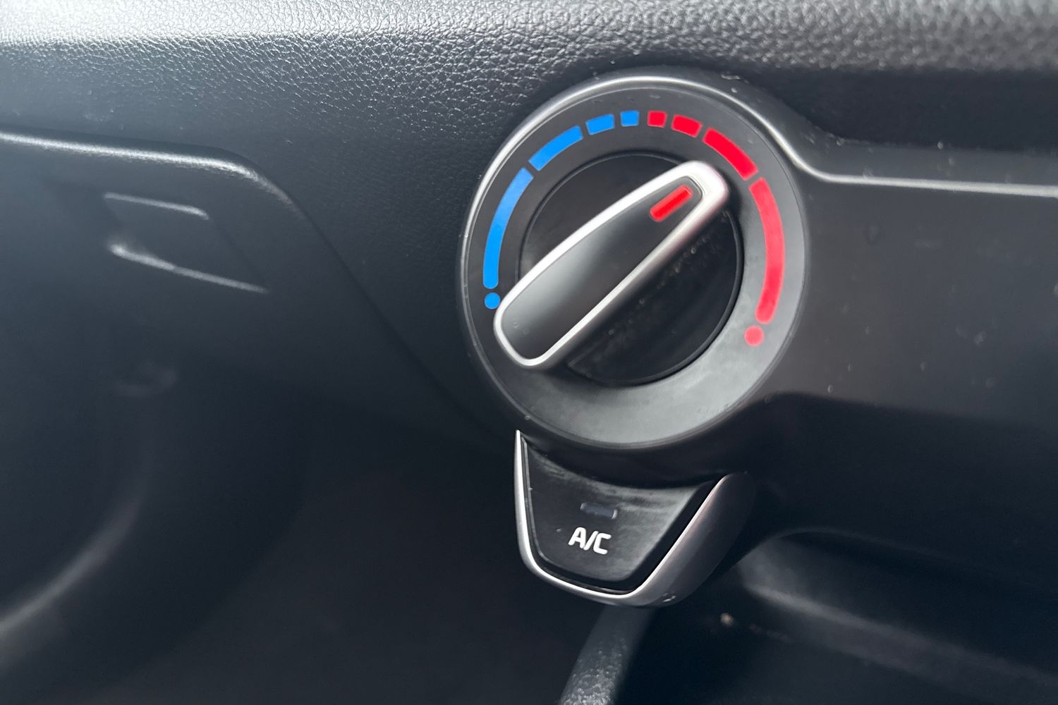 Used Kia Stonic 2022 for sale - 77111461: Photo 37