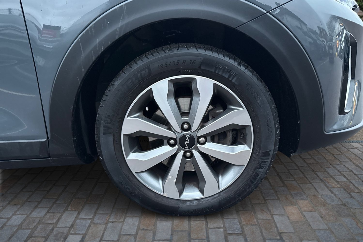 Used Kia Stonic 2023 for sale - 76873347: Photo 9