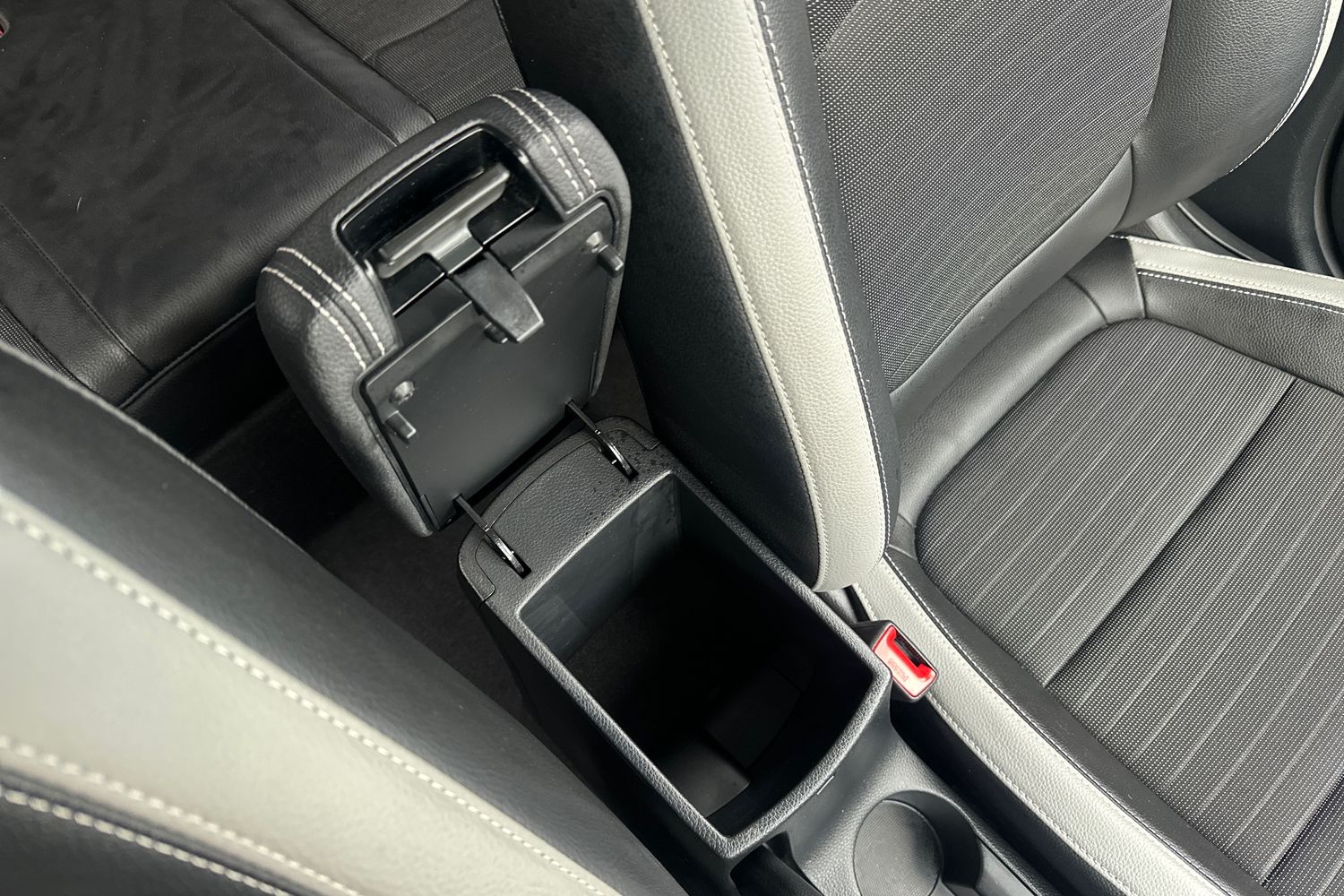 Used Kia Stonic 2022 for sale - 76869495: Photo 36