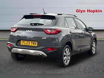 Used Kia Stonic 2023 for sale - 78351282: Photo