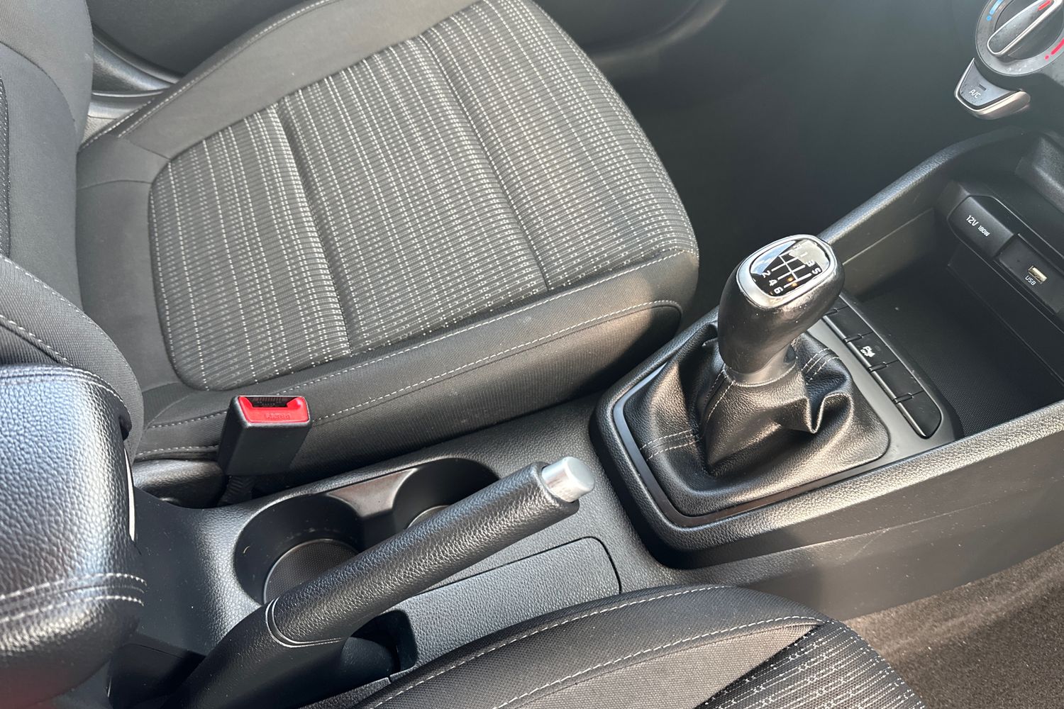 Used Kia Stonic 2023 for sale - 76873280: Photo 14