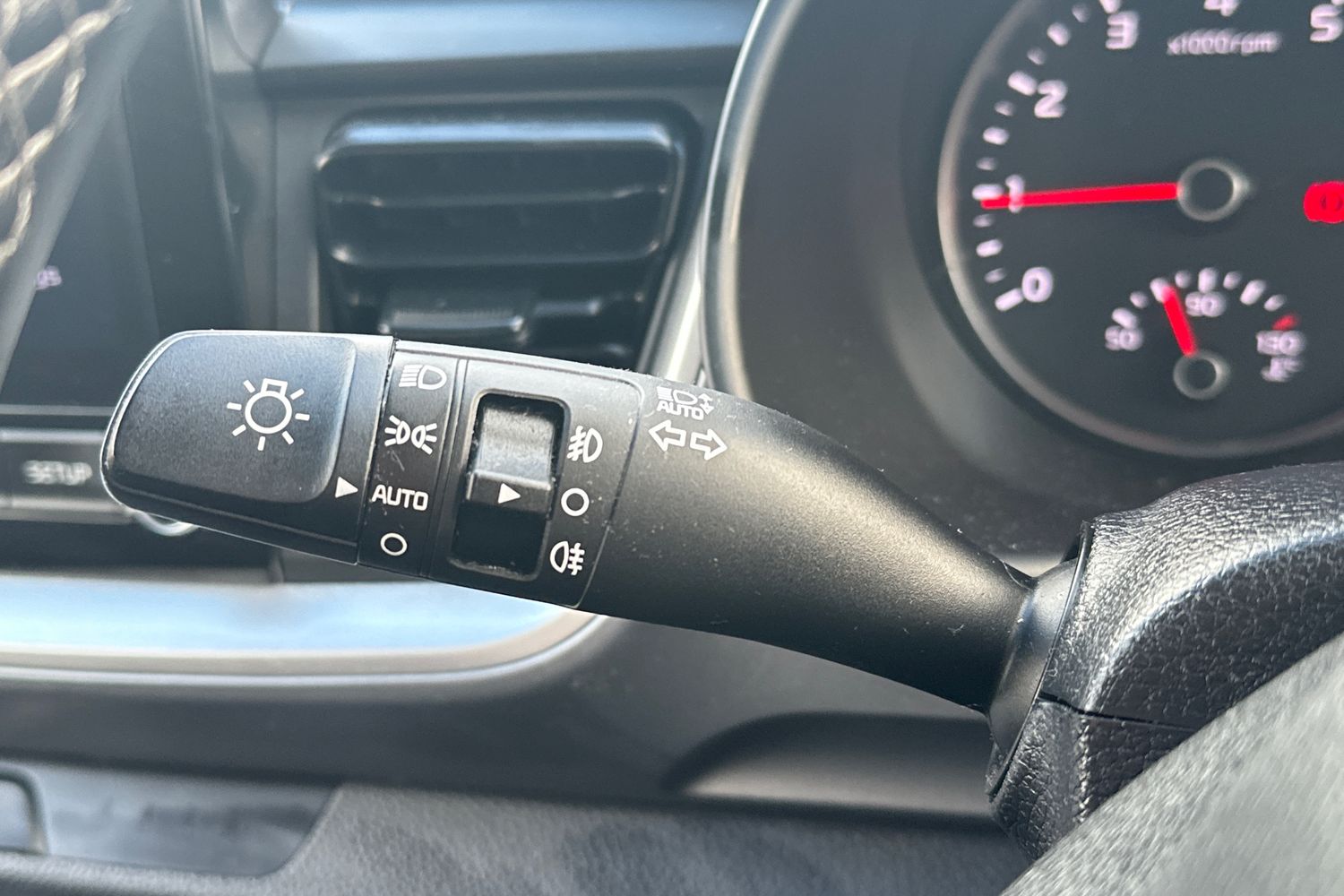 Used Kia Stonic 2023 for sale - 76873280: Photo 40