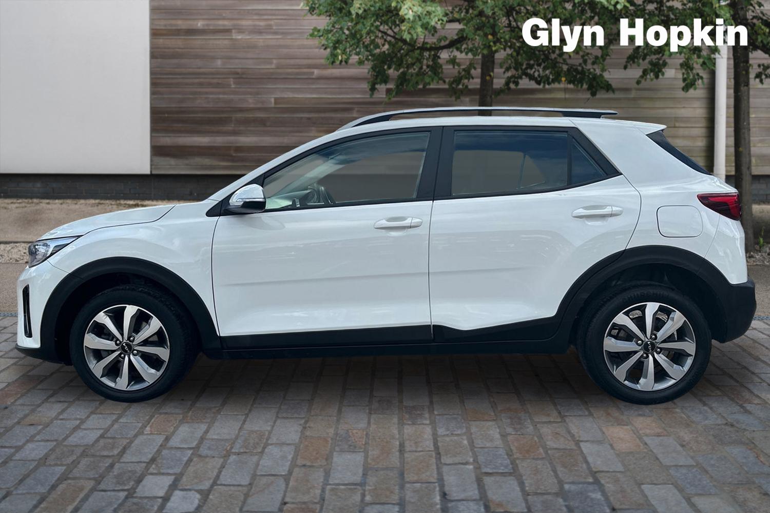 Used Kia Stonic 2023 for sale - 76873280: Photo 6