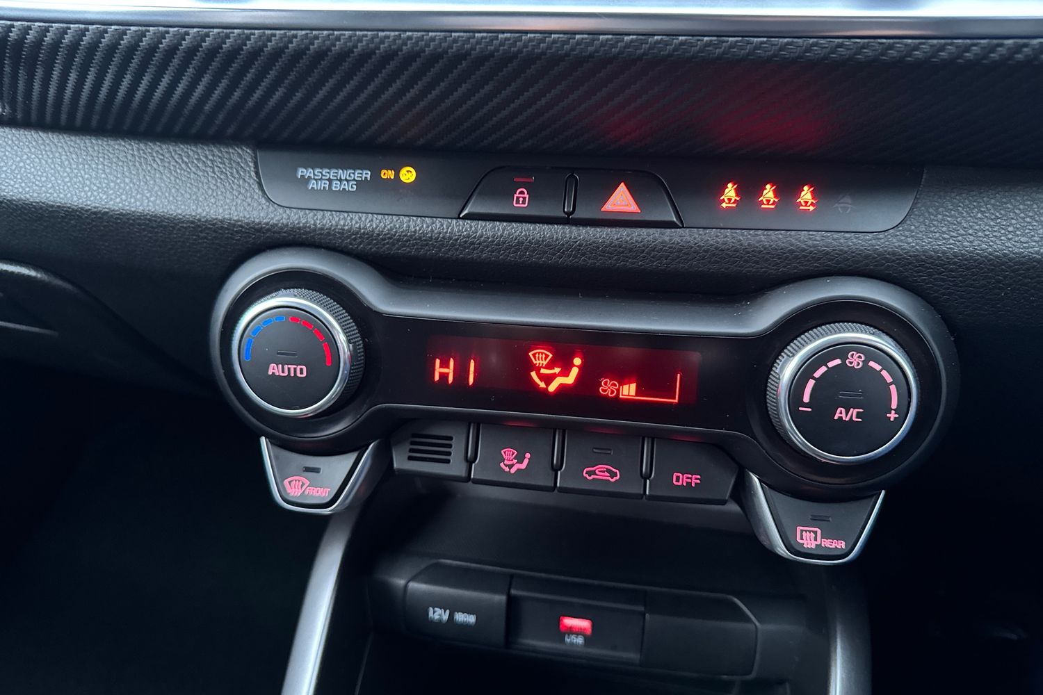 Used Kia Stonic 2024 for sale - 77145821: Photo 15