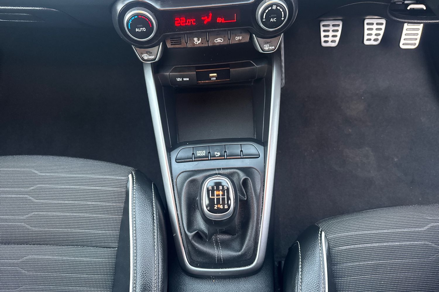 Used Kia Stonic 2022 for sale - 76870816: Photo 14