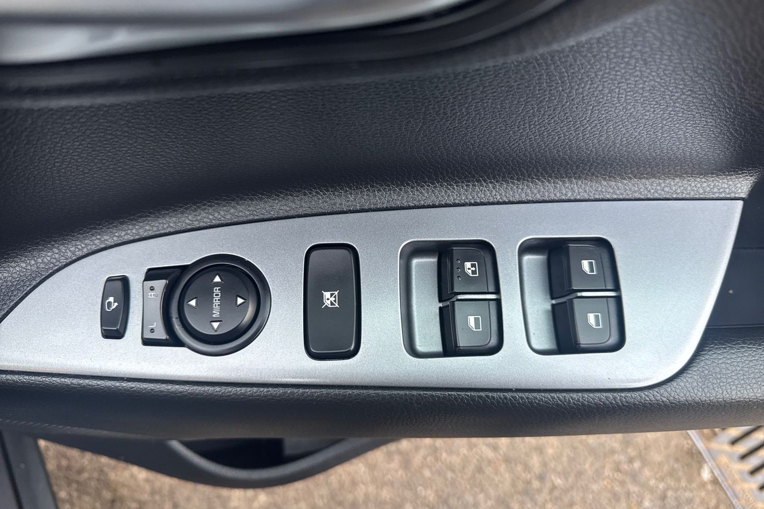 Used Kia Stonic 2022 for sale - 76870816: Photo 16