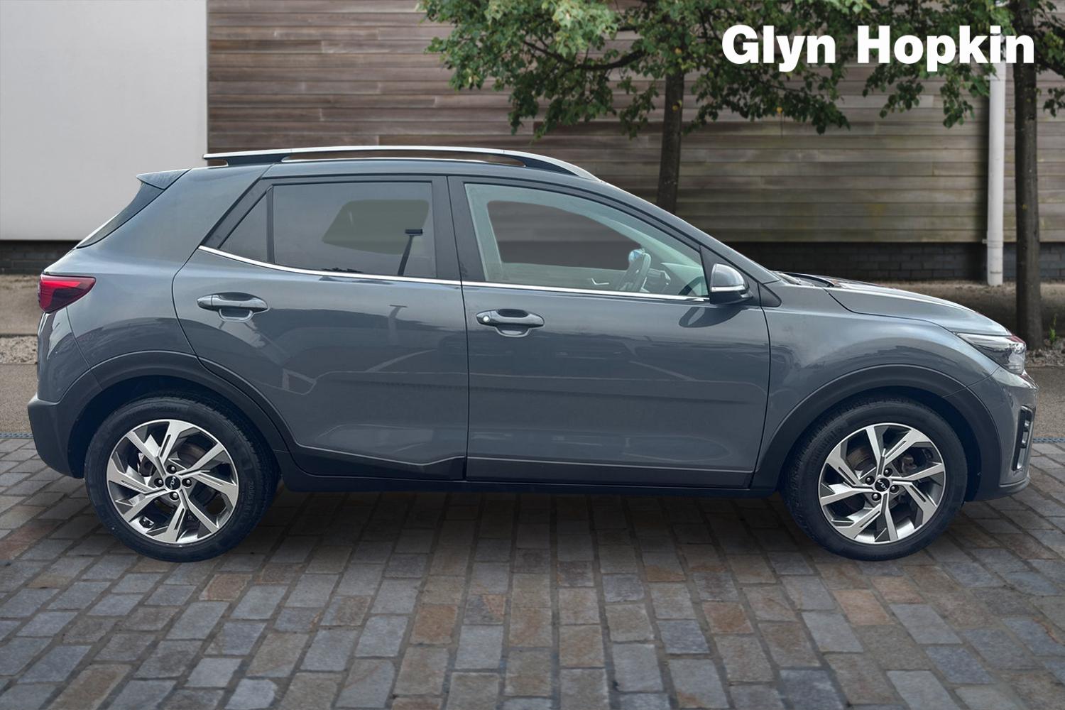 Used Kia Stonic 2022 for sale - 76870816: Photo 2