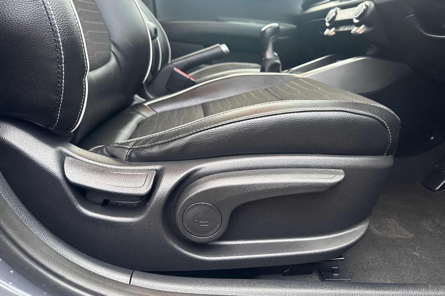 Used Kia Stonic 2022 for sale - 76870816: Photo 33