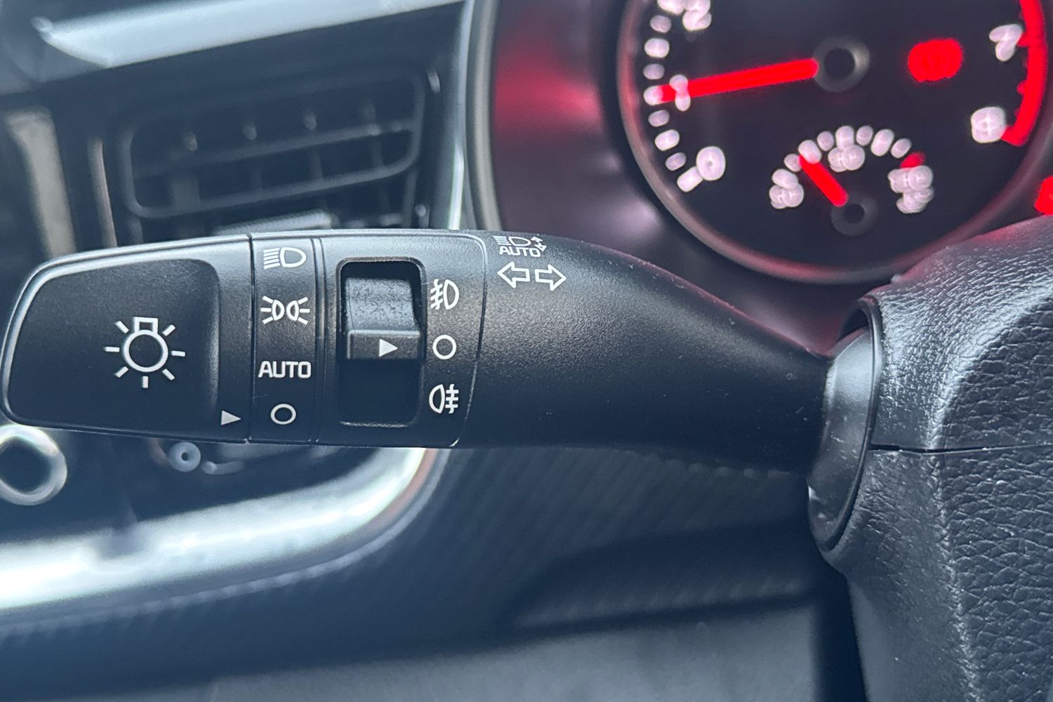 Used Kia Stonic 2022 for sale - 76870816: Photo 36