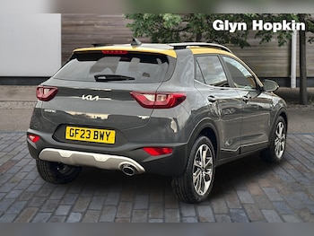 Used Kia Stonic 2023 for sale - 76372935: Photo