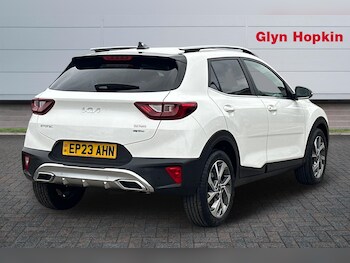 Used Kia Stonic 2023 for sale - 78277606: Photo